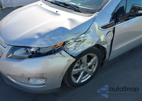 2013 Chevrolet Volt из США, поврежденный, VIN 1G1RB6E44DU144142